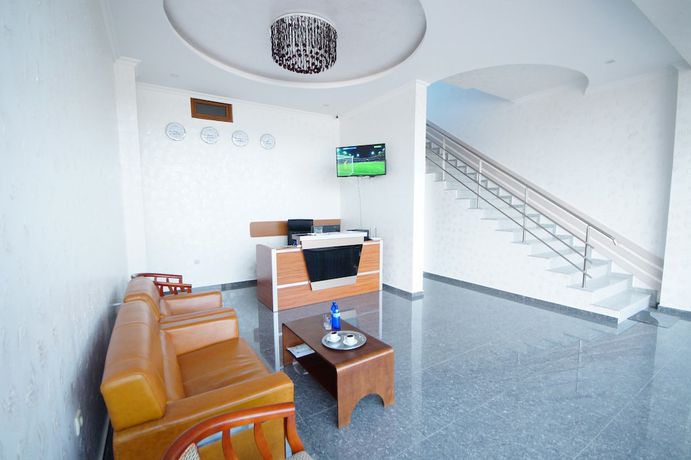 Imagen de los interiores del Hotel 725. Foto 18