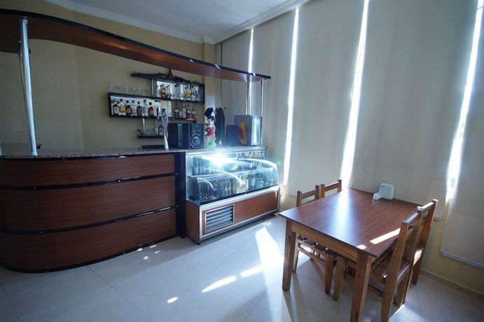 Imagen del bar/restaurante del Hotel 725. Foto 3
