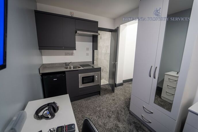 Imagen general del Hotel 76 Bournbrook Road Equipped Studios Near QE. Foto 2