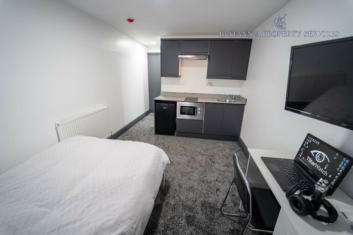 Imagen de la habitación del Hotel 76 Bournbrook Road Equipped Studios Near QE. Foto 12