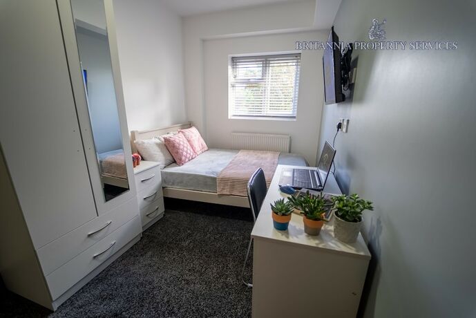 Imagen general del Hotel 76 Bournbrook Road Equipped Studios Near QE. Foto 3