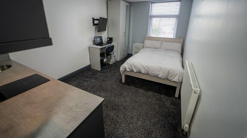 Imagen general del Hotel 76 Bournbrook Road Equipped Studios Near QE. Foto 4