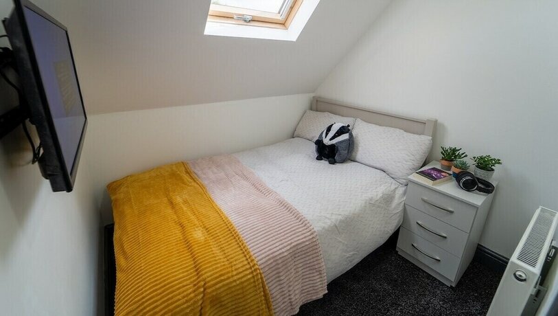 Imagen general del Hotel 76 Bournbrook Road Equipped Studios Near QE. Foto 5