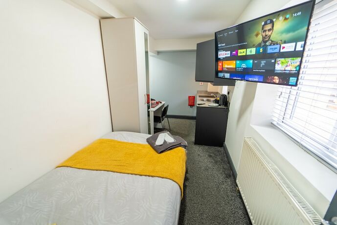 Imagen de la habitación del Hotel 76 Bournbrook Road Equipped Studios Near QE. Foto 15