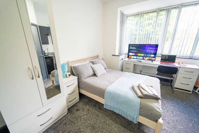Imagen general del Hotel 76 Bournbrook Road Equipped Studios Near QE. Foto 8