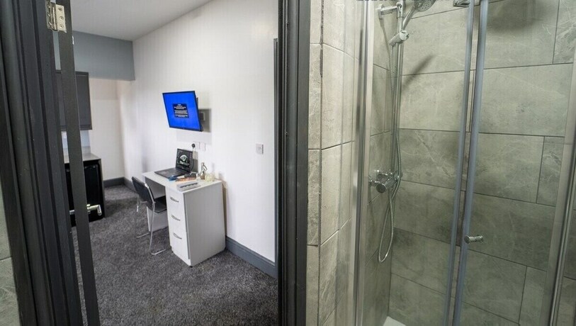 Imagen general del Hotel 76 Bournbrook Road Equipped Studios Near QE. Foto 10