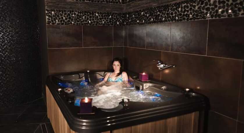 Imagen de la piscina del Hotel 77 Restauracja Spa. Foto 19