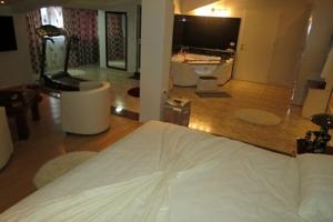Imagen de la habitación del Hotel 7777. Foto 5