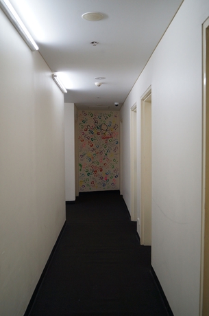 Imagen de los interiores del Hotel 790 On George Backpackers. Foto 16