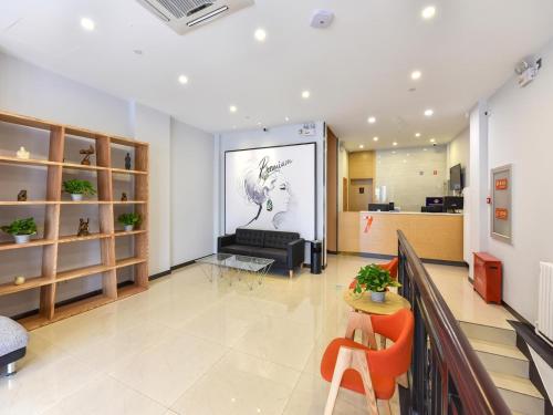 Imagen de los interiores del Hotel 7Days Premium Beijing Station Branch. Foto 6
