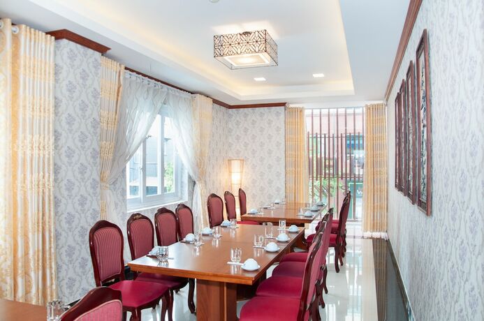 Imagen del bar/restaurante del Hotel 7S Hotel Pleiku and Em. Foto 6