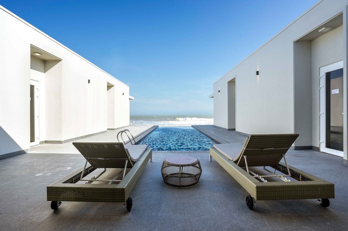 Imagen de la piscina del Hotel 7S Ocean Nami Vung Tau. Foto 17