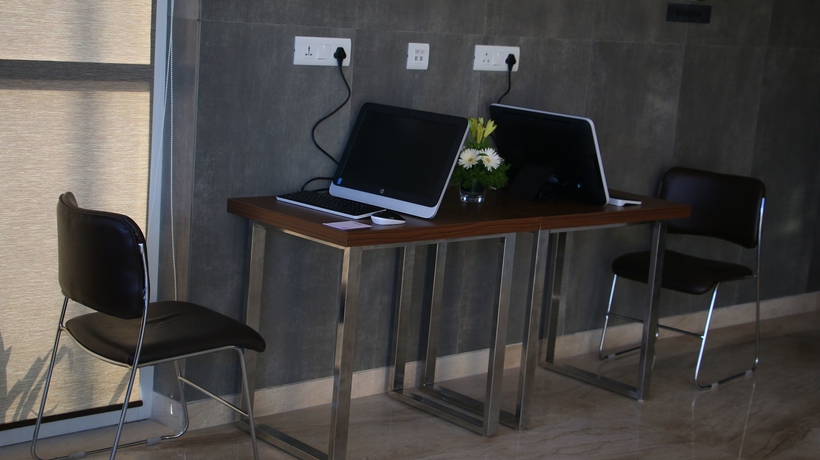 Imagen de los interiores del Hotel 7apple Hotels Aurangabad. Foto 19