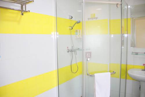Imagen de la habitación del Hotel 7days Inn Beijing Xueyuan Road Liudaokou Subway St. Foto 6