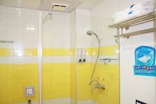 Imagen de la habitación del Hotel 7days Inn Kunming Railway Station. Foto 6