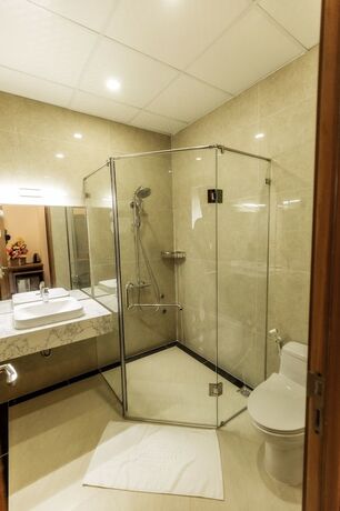 Imagen de la habitación del Hotel 7s President Dalat. Foto 13
