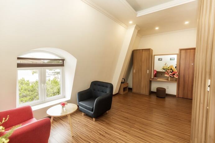 Imagen de la habitación del Hotel 7s President Dalat. Foto 21