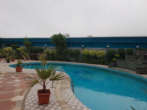 Imagen de la piscina del Hotel 7th Cloud Resorts By Aceotel. Foto 6