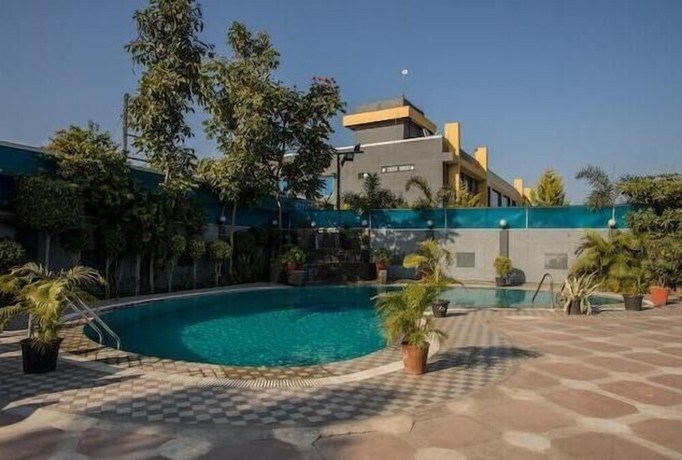 Imagen de la piscina del Hotel 7th Cloud Resorts By Aceotel. Foto 7