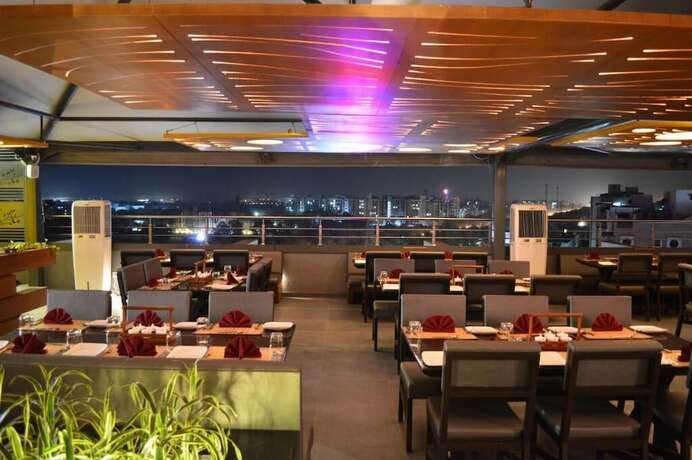 Imagen del bar/restaurante del Hotel 7wonders. Foto 16