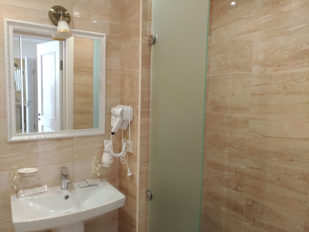 Imagen de la habitación del Hotel 8 Avenue. Foto 9