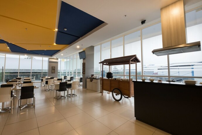 Imagen del bar/restaurante del Hotel 88 Bekasi By Wh. Foto 17