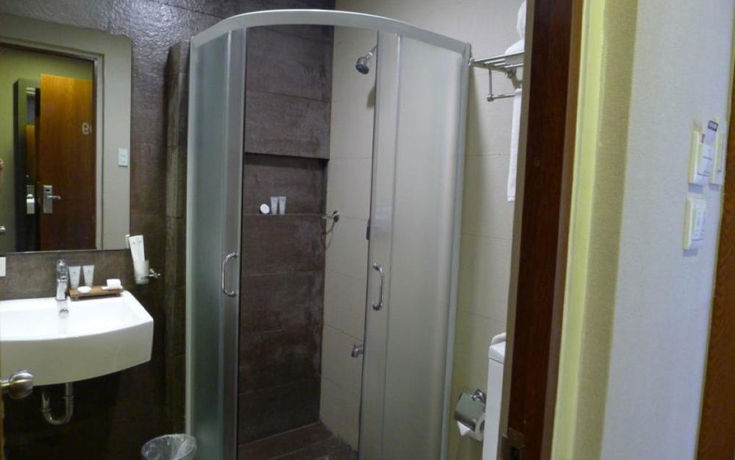 Imagen de la piscina del Hotel 88 Courtyard. Foto 10