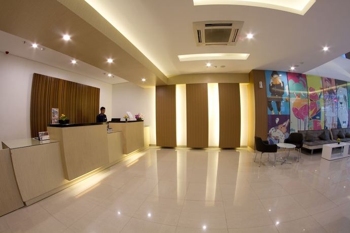 Imagen de los interiores del Hotel 88 Grogol By Wh. Foto 14