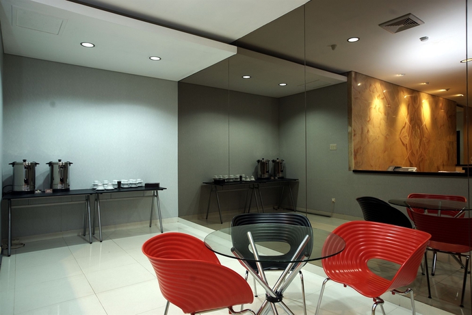 Imagen de los interiores del Hotel 88 Jakarta - Mangga Besar Viii. Foto 12