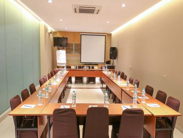 Imagen general del Hotel 88 Kedoya Jakarta. Foto 3