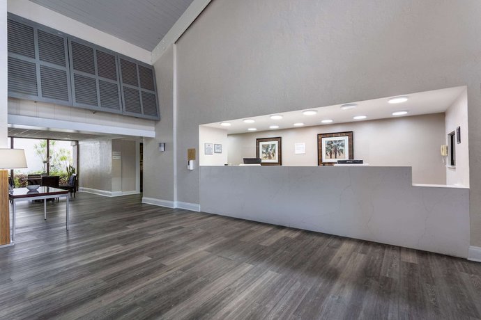 Imagen de los interiores del Hotel 88 Palms Hotel and Event Center. Foto 14