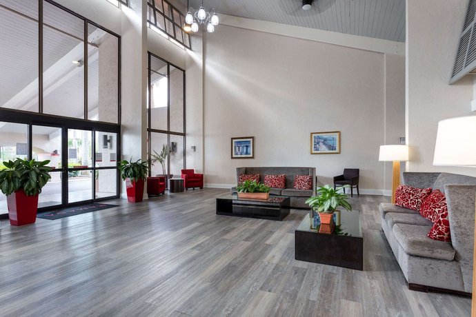 Imagen de los interiores del Hotel 88 Palms Hotel and Event Center. Foto 15