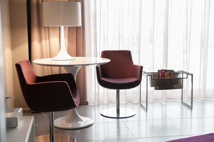 Imagen de los interiores del Hotel 8piuhotel. Foto 16