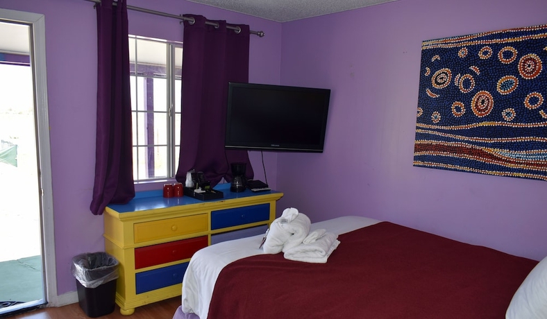 Imagen de la habitación del Hotel 9 Palms Inn. Foto 7