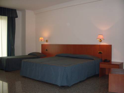 Imagen de la habitación del Hotel 90. Foto 4