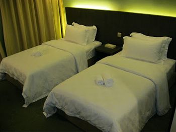 Imagen de los interiores del Hotel 900 Inn. Foto 12