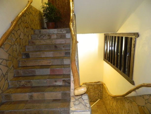 Imagen de los interiores del Hotel 900 Inn. Foto 16