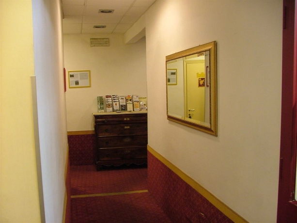 Imagen de los interiores del Hotel 900 Toscana. Foto 9