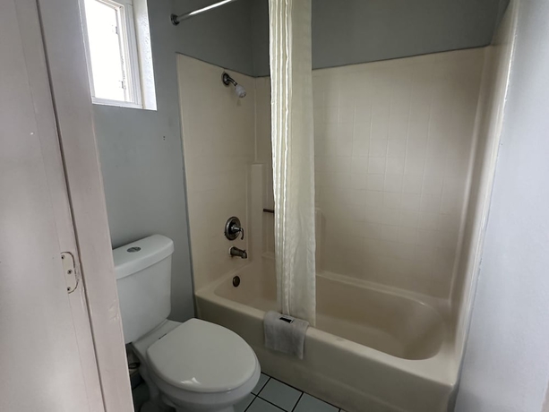 Imagen de la habitación del Hotel 90280. Foto 6