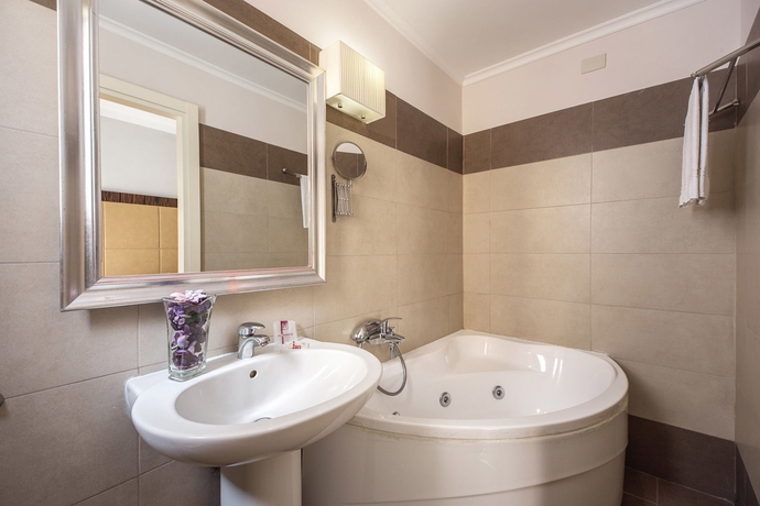 Imagen de la habitación del Hotel 939 Hotel. Foto 2