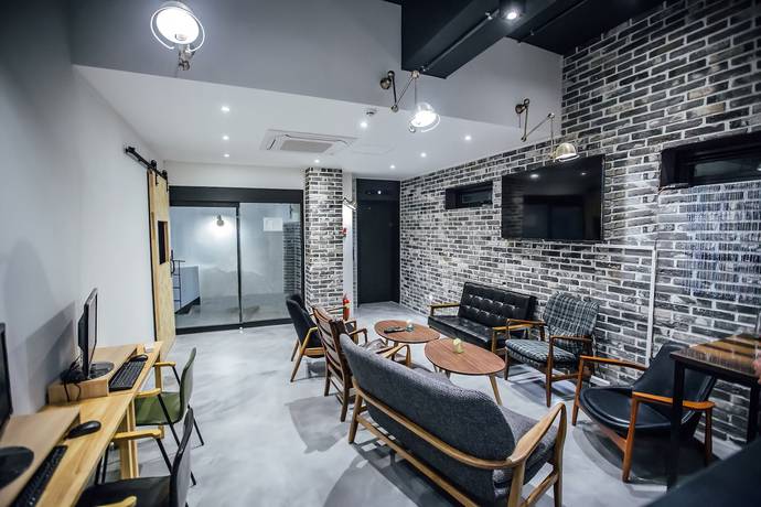 Imagen de los interiores del Hotel 96 BUN'Z Travelers Lodge. Foto 19