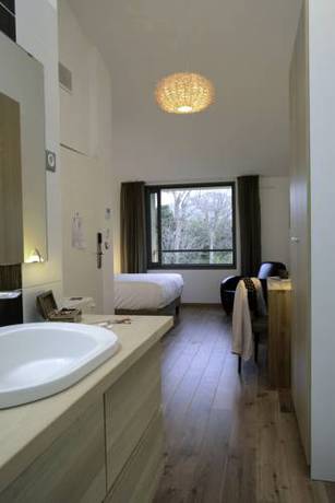 Imagen de la habitación del Hotel 96. Foto 5