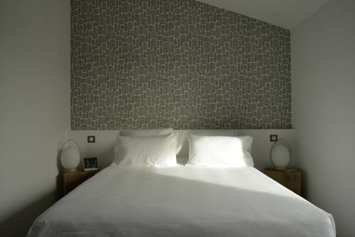 Imagen de la habitación del Hotel 96. Foto 6