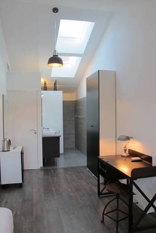 Imagen de la habitación del Hotel 96. Foto 8