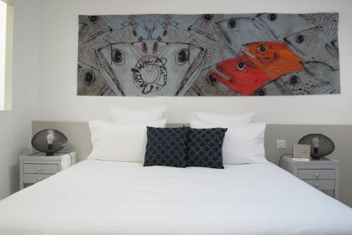 Imagen de la habitación del Hotel 96. Foto 13