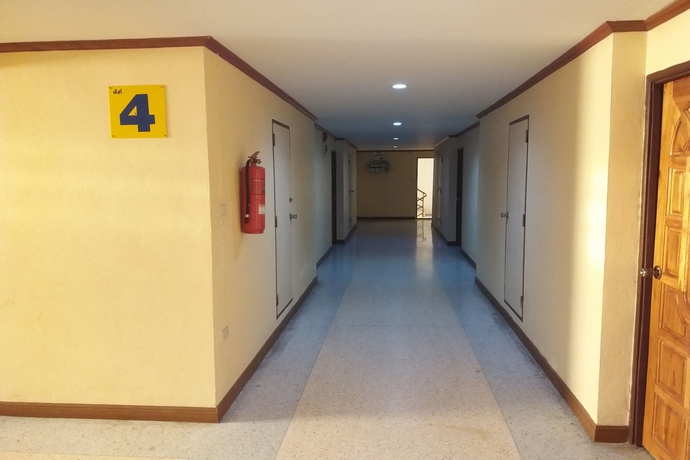 Imagen de los interiores del Hotel 99 Inn. Foto 16
