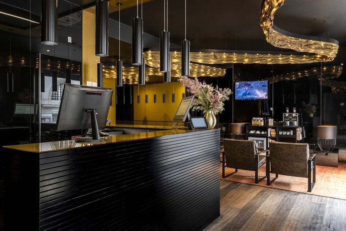 Imagen de los interiores del Hotel 9hotel Mercy. Foto 17