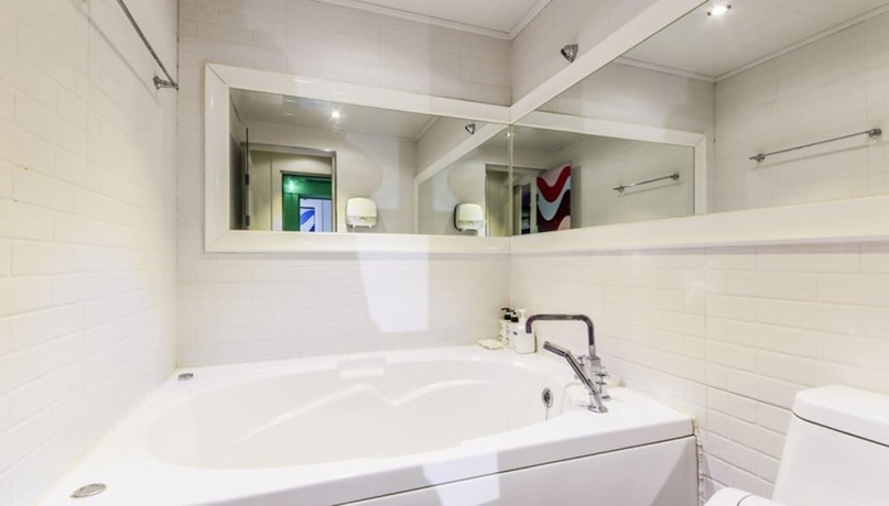 Imagen de la habitación del Hotel 9to9 Motel. Foto 15