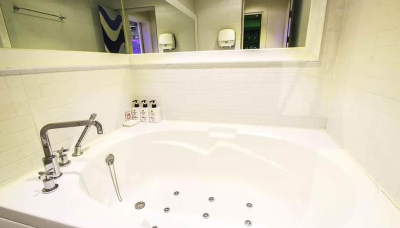 Imagen de la habitación del Hotel 9to9 Motel. Foto 16