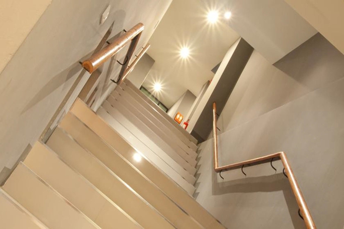 Imagen de los interiores del Hotel A Bizz. Foto 16